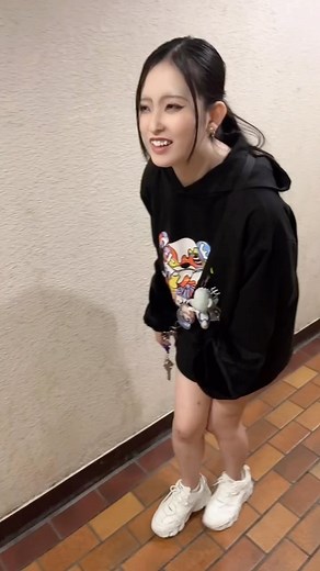 Miki-ne / MIKI姐 / ミキ姉 / 미키 누나 | 99%绝望的小便-日本女孩撒尿 #pee #peedesperate #peedesperation #girlpee #Japanesepee #girlpissing #绝望的小便 #尿裤子 #尿褲子 #圣水Play #omorashi... | Instagram