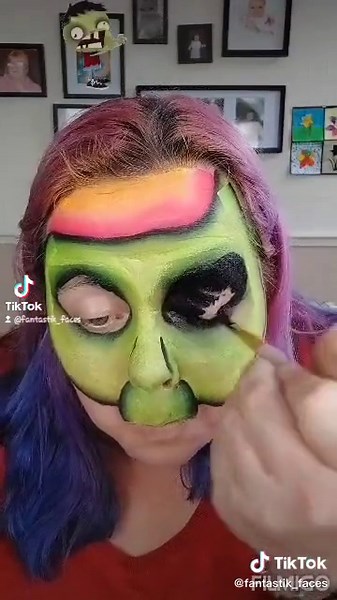 cute zombie creation for #Halloween #zombie #facepainting #facepaint #asmr #satisfying #satisfyingvideo #halloweenlook #halloweenlooks #mua #tiktok #fyp #foryou #art #facepaintersoftiktok