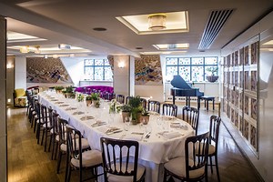 The Ivy: why the iconic restaurant will always be a celebrity hotspot