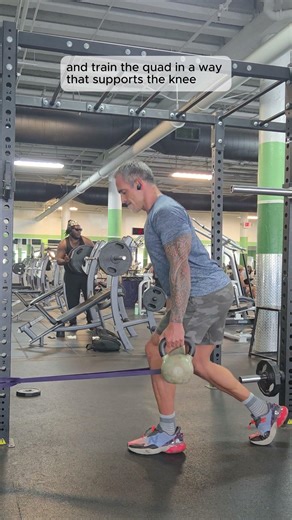Want Stronger Knees? Try This Split Squat