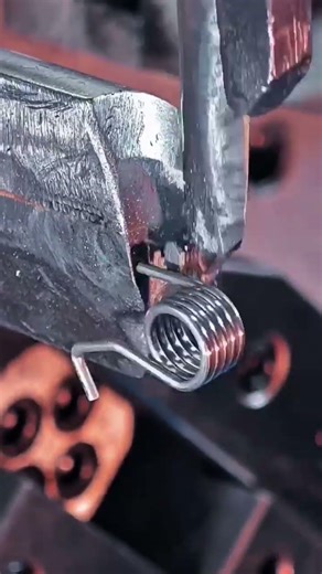 Metal Spring Clips Making Process 🔩⚙️#MetalWorking #SpringClips #ManufacturingProcess