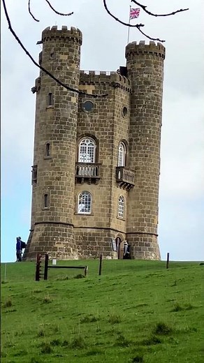 Broadway Tower: Stunning Views from the Cotswolds Hilltop Landmark #broadwaycotswolds #broadwayviews