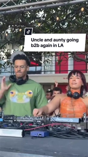 B2B DJ Set with Zack and Aunty at Skyline Festival