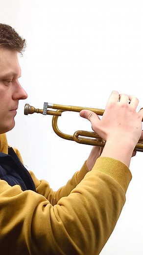 Check out the T.E.T. - Trumpet Embouchure Trainer from KGUMUSIC! 🎺🎵 This handy tool expands your skills as a player and helps you play correctly from a physical standpoint. The T.E.T. builds up a balance between strength and agility, allowing you to focus your lips’ response to airflow and achieve the endurance you need. Plus, it’s super practical and easy to use! The trumpet and mouthpiece stay in a natural position during performance, and you can even work on playing techniques using the fin