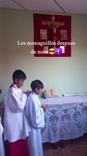 Monaguillos Después de la Misa: ¡Bailemos! 😇😎