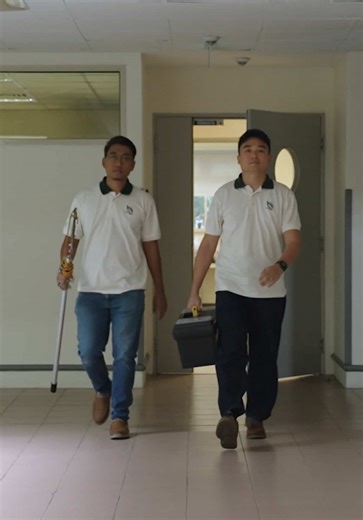 POV: What happens when plants get sick in Singapore? 🤧 Meet the dedicated scientists Azhari and Jaren from the NParks' Plant Science & Health branch, who help to safeguard our plants from diseases and pests. Find out how their research directly impacts Singapore's green spaces and ensures our nature continues to thrive. #NParks #NParksBuzz #CityinNatureSG #PlantScience #nparksportraits