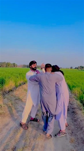 Kisi ki larai main nahen parna chahya #funny #youtubeshorts #comedy