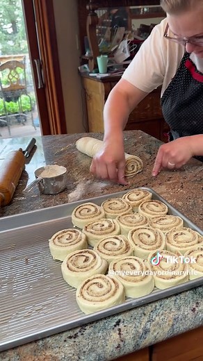 Mamaw’s Delicious Cinnamon Rolls Recipe | Homemade Sweet Rolls
