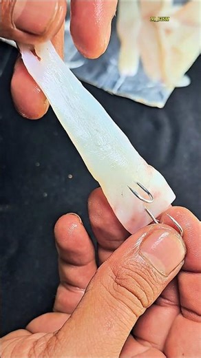 Two Hook Squid Rig: Secure Bait for Monster Fish #fishing #gtknot #fishingtips