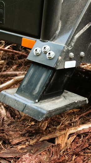 Ein kleiner Vorgeschmack! // A taste of what's to come! 🔭 🇩🇪 Im April haben wir Euch HORSCH PIRK Forestry vorgestellt - die neue Zusammenarbeit von HORSCH und einem bereits bestehendem Forsttechnikunternehmen für Forsttechnik! 🌳 Heute gibt's schon mal einen ersten Eindruck, was Euch in Zukunft mit HORSCH PIRK Forestry erwartet: Zum Beispiel der HORSCH Pirk 20 MP - unser flexibler, wendiger und vielseitiger Rückewagen mit Kran! Ausgestattet mit Bogie-Achsen und seiner einzigartigen Lenk- und 