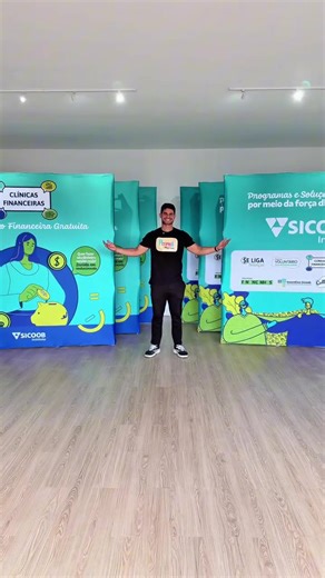 🚨 Em feira corporativa, visibilidade é o que faz sua marca gerar movimento. Se o seu stand não chama atenção visualmente, o público passa direto — mesmo que seu produto seja excelente. O Backdrop Retrátil Sanfona entrega uma apresentação profissional com praticidade total: ✔ Painel amplo que destaca sua empresa no evento ✔ Montagem rápida e simples ✔ Sem ferramentas ou estrutura fixa ✔ Fácil de transportar e reutilizar em diferentes feiras 💡 Ideal para empresas que precisam de impacto visual s