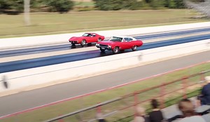 [VIDEO] 1970 Corvette 454 vs 1968 Buick GS 400 in Stock Muscle Car Drag Race - Corvette: Sales, News & Lifestyle