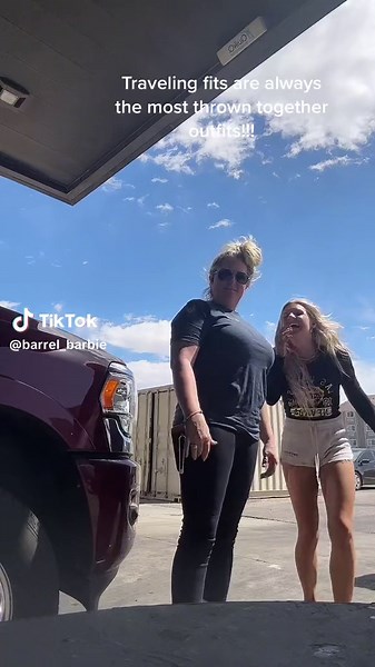 Font mind the fact we are sleep deprived and dont know the words….but California we are coming for ya!!!! #bayleighchoate #trending #pink #barbie #barrelbarbie #bling #gasstation #california #rodeo