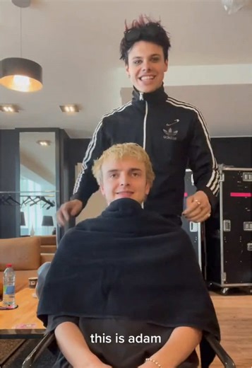 THIS is @admjwood 😛 #adamwood #admjwoodarmy #yungblud #bhc #yungbludarmy