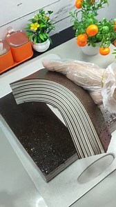 8.5M views · 55K reactions | Resep lengkap dan mudah pake takaran gelas di jamin anti gagal❗ 1 loyang jadi 64 potong Bahan bahan: 11 gelas santan(2.200 mili) 3 gelas gula pasir (600 gram) 5 gelas tapioca (500 gram) 2 1/2 gelas (250 gram) 2 sdm terigu 1 1/2 sdt garam 1 sdt Pemutih makan 2 sdm Coklat bubuk Pasta moka Untuk warna bisa sesuai selera Loyang ukuran 22x22 #resekuelapis #imahmuslimah #takarangelas #idejualan #kuelapistapioka #kuelapiscoklat #viral | Imah muslimah | Facebook