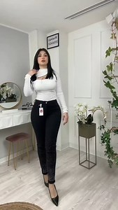 16 reactions | Quale outfit preferisci? Tutti i nuovi arrivi in...