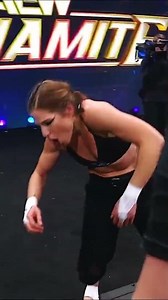 #ToniStorm gives #MarinaShafir some champagne! #AEWDynamite