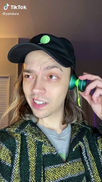 Shout out to my broom #yoyo #yoyotricks #hotguyshit #fypp