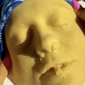 Making a Copy of Her Face | 5-Minute Crafts SHORTS