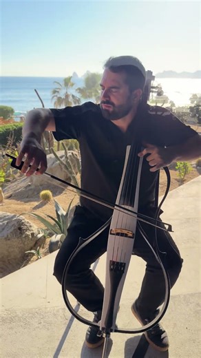 Taylor Swift on solo cello for a wedding ceremony at The Cape💍✨