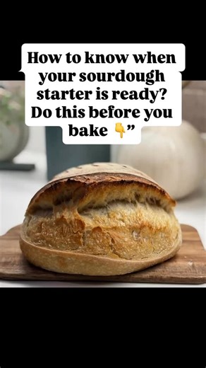 ✅ How to Know Your Starter Is Ready to Bake If you’re ever unsure — use this checklist 👇 1️⃣ It’s doubled in size Usually within 4–8 hours after feeding Look for a domed, pillowy top — not flat 2️⃣ It’s full of bubbles Tiny bubbles throughout = happy fermentation 3️⃣ It passes the Float Test Drop a small spoonful into water ➡️ If it floats, it’s ready ➡️ If it sinks, feed wait longer 4️⃣ It smells slightly sweet tangy Not harsh, not nail-polish-y. Think: yogurt meets fresh dough 5️⃣ Ribbon effe