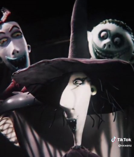 Kidnap mr sandy clawss?? #nightmarebeforchristmas #korn #lockshockandbarrel #edits