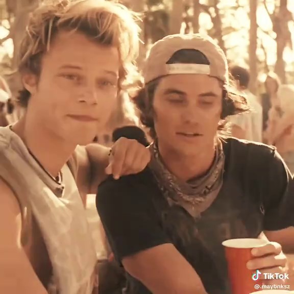 (repost) i acc can't believe jj has been gone a year ardy 😞 im missin him extra tdy n also missin this friendship #jjmaybankedit #viral #jjmaybank #foryoupage #outerbanks