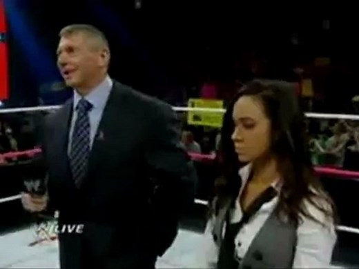 AJ Lee Resigns As Raw GM! - video Dailymotion