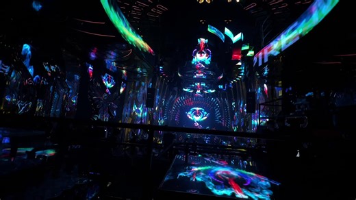 Đêm nay anh ngồi Empire. Đợi chờ em gọi anh tại đây. #nightlife #nightclub #nhachaymoingay #empiremusic #saigonvedem
