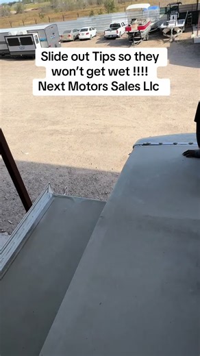 Rv Slide out gets wet this might be your problem. We are Next Motors sales Llc Rv Sales & Rv Repairs In Sullivan City Tx 956-352-9185 #956rgv #fyi #fyp #bluecollar #brownsville