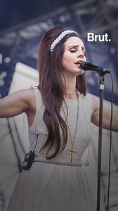 She's known for her 'Hollywood sadcore' music, melancholic lyrics, and retro style. Singer and poet, this is the life of Lana Del Rey. | Brut