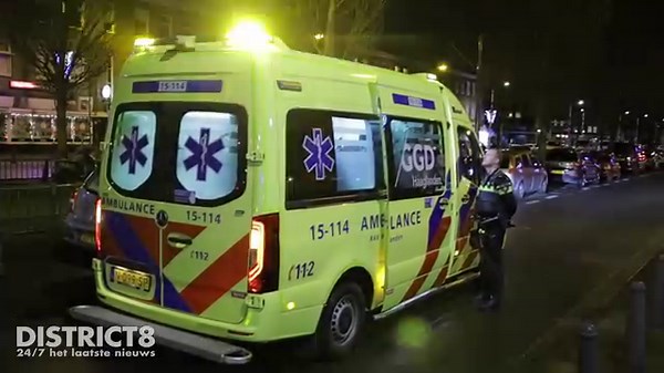 1.5K views · 12 reactions | Den Haag - Een automobilist is vanavond op de Apeldoornselaan tegen twee geparkeerde autos aangereden. Meer info en foto’s in ons item op onze website of via onze District8-app: https://district8.net/dronken-automobilist-botst-tegen-geparkeerde-autos-apeldoornselaan-den-haag.html | district8.net | Facebook