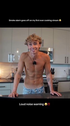 Hilarious Cooking Stream Disaster