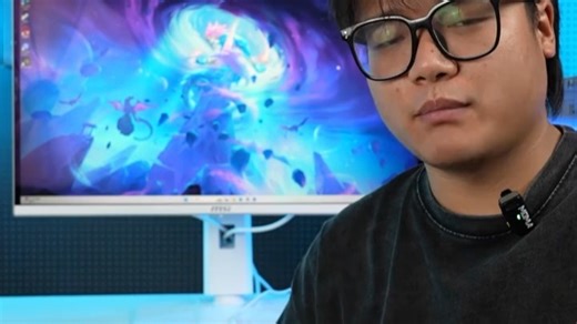 微星MAG 272QPW OLED新显来袭，3000元内电竞新体验！