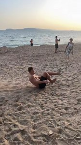 Perfect parkour spot at the beach 🌊 #baileypayne #tricks #parkour | Bailey Payne