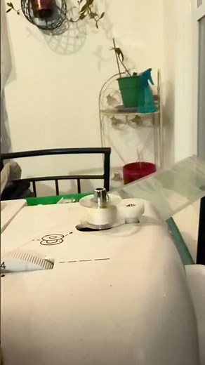 How to put thread in the bobbin