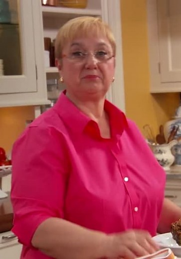 Lidia's Kitchen S01:E16 - Seafood Surprises