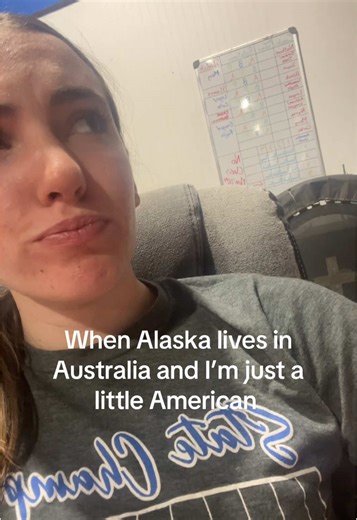 Got your back 😅 #alaskafans #makethisviral #alaskaviolett #gotyourback #sendhelpiminalaskabasment @Alaska Violet