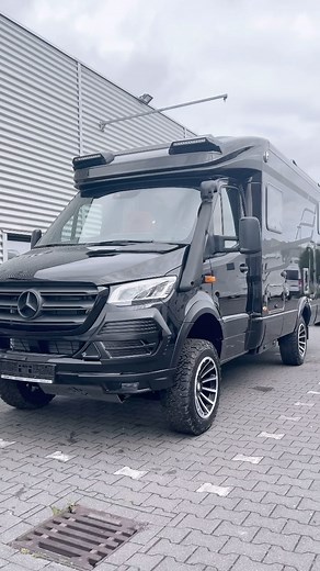 PALMO_GERMANY on Instagram: "🖤 HYMER ML-T 580 4x4 RSX BLACK-STAR 🖤 . . . #hymer #hymermobil #mercedesbenz #sprinter4x4 #sprintervan #rsx #blackstar #chaseyourdreams"