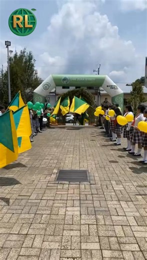 SAN JUAN BOSCO: MARCELO EL CAMPEÓN !! ■ un muchacho sencillo le muestra al país la madera de la que estamos hechos en SJb Homenaje a quoen se merece a quien pasó largo tiempo entrenando y sudando por su familia, por su cantón Marcelo Cabrera. Todo el gen del bosquence colonizador, su respeto, disciplina y resistencia a lo duro, está en el. El trail running es mucho más que correr: es superar límites, desafiar terrenos impredecibles y mantener la determinación firme incluso cuando el camino se em
