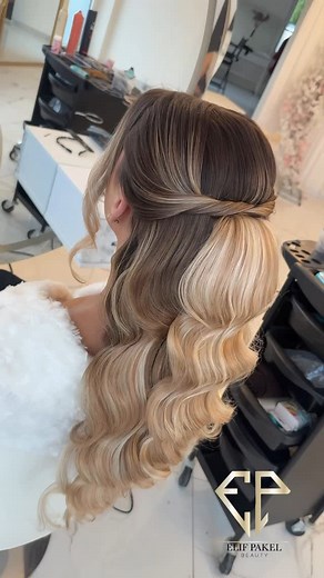 Elif Pakel on Instagram: "Welche Frisur wollt ihr als Nächstes sehen ? #brautfrisur #frisuren #trending #braut #viral #dügün #sac #kina #recklinghausen #brautstyling #tutorial #hairstyle #instago #instagram #instagood #kesfet #bochum #recklinghausen #dortmund #hairup #hair @stylingbyelif"