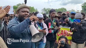 Tolak Perkebunan Sawit, Emanual Gobay: Bekas Lokasi PT PNM Dikembalikan ke Masyarakat Adat - Tribun-papua.com