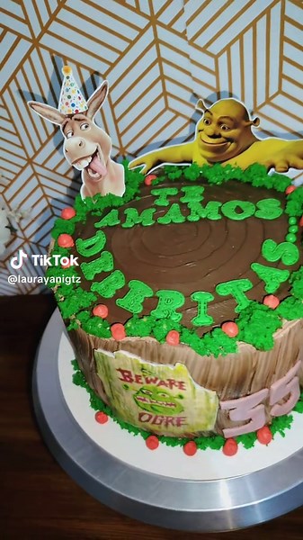 Delicious Shrek Cake: A Treat to Savor