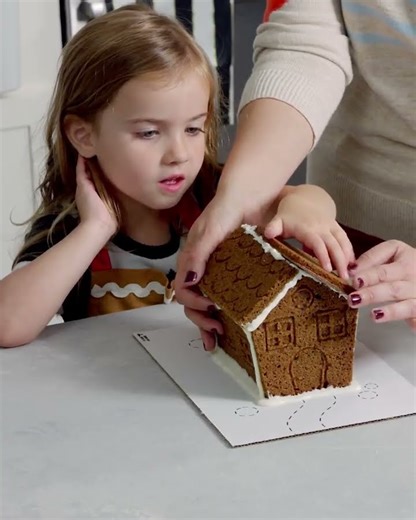 Gingerbread Bake & Build Box Video US ONLY