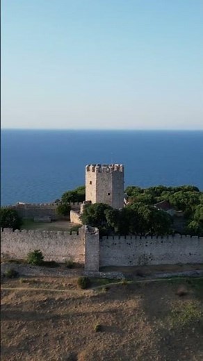 DESCUBRE PLATAMONAS EN GRECIA