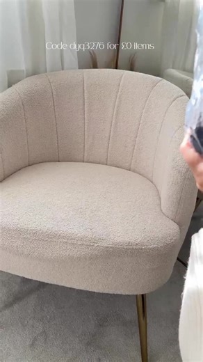 Amy-Rose Walker on Instagram: "The suede jacket 😍 Search Code: dyq3276 in the search bar to get £0 🎁 (With qualifying orders on the promotion page. T&Cs apply). @temu_uk @shoptemu Ad #temu #temufinds #temumusthaves #temushopping #temuhaul"