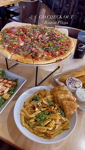 Craving scratch-made pizza, pasta, or wings while catching the game? 🍕🍔🍝 Boston’s in Pooler delivers with a full bar, dog-friendly patio, and a menu that goes way beyond basic bar food. 📍810 Towne Center Blvd, Pooler, GA #ItsCoolerInPooler #PoolerEats #SavannahEats #BostonsPizzaPooler #SupportLocalGA | Its Cooler In Pooler!