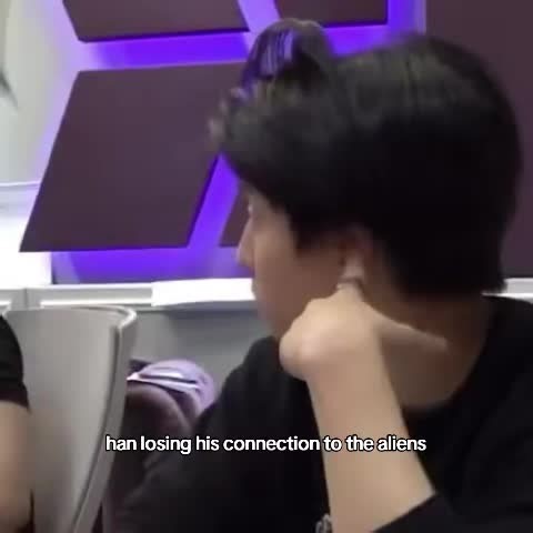 this is the second time we're seeing his hair antenna #han #hanjisung #alien #skz #fyp