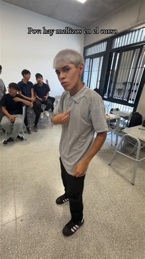 #mellizos #promo #2026 #egresados nos confunden😔 | siblings in same class