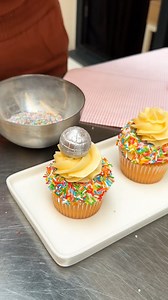 Disco Ball Cupcakes! These cupcakes are ready to boogie ✨🧁 | Chefclub GruB